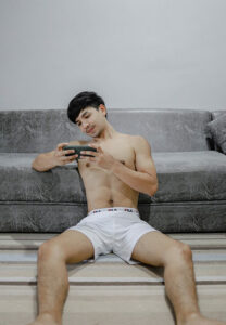 บูม ศิวพันธ์ play