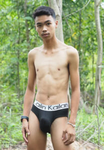 earth-black เอิร์ธ ณรงค์ศักดิ์ black