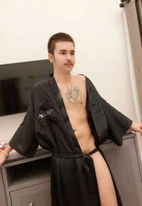 เบส ศิริศักดิ์