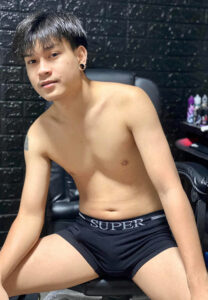 ปลั๊ก Anonpat Roswan