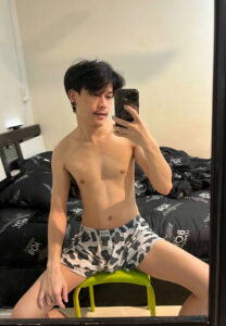 ปลั๊ก Anonpat Roswan