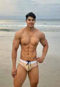 Nawin-beach Nawin Wannvong