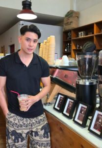 Chris Phitaksin-009-Pretty